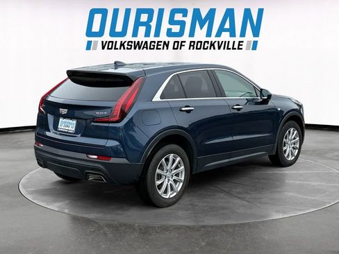 Used 2019 Cadillac XT4 Luxury w/ Cold Weather Package FWD image 6