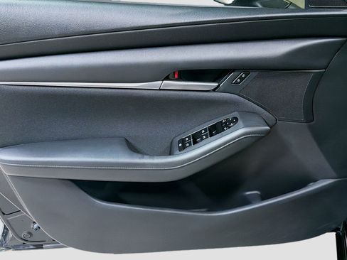 Used 2021 MAZDA MAZDA3 s image 19