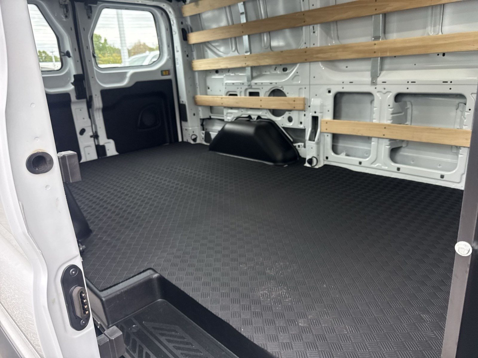 Used 2025 Ford Transit 250 Low Roof w/ Exterior Upgrade Package RWD image 22