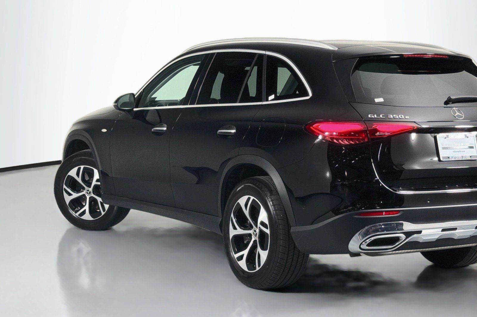 Certified 2025 Mercedes-Benz GLC 350e 4MATIC w/ Driver Assistance Package image 16