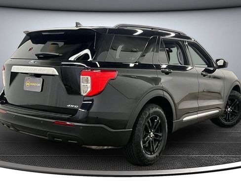 Used 2021 Ford Explorer XLT AWD/4WD image 6