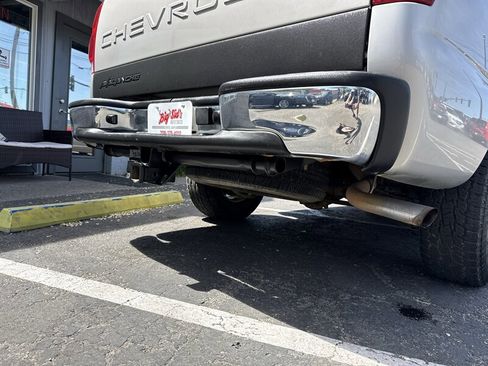 Used 2004 Chevrolet Avalanche 2WD image 9
