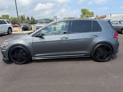 Used 2018 Volkswagen Golf R 4-Door AWD/4WD image 2