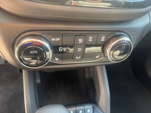 Certified 2023 Chevrolet TrailBlazer LT w/ Convenience Package FWD image 27