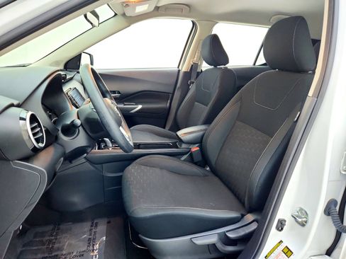 Used 2024 Nissan Kicks SV image 12