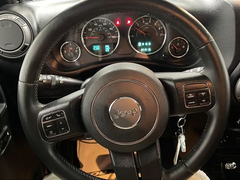 Used 2014 Jeep Wrangler Sport AWD/4WD image 4