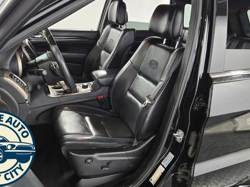 Used 2017 Jeep Grand Cherokee Overland AWD/4WD image 28
