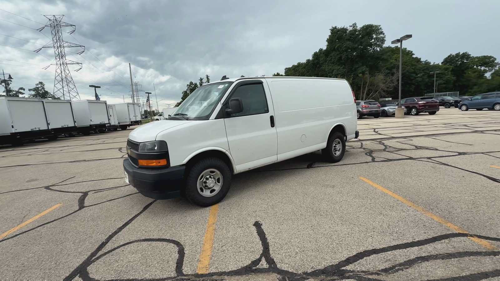 Used 2019 Chevrolet Express 2500 w/ Driver Convenience Package RWD image 4