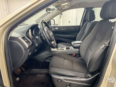 Used 2011 Jeep Grand Cherokee Laredo AWD/4WD image 18