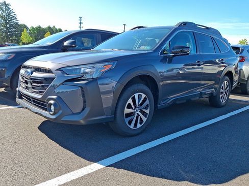 Certified 2025 Subaru Outback Premium AWD/4WD image 4