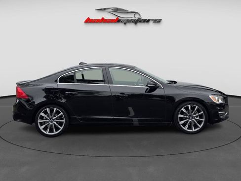 Used 2015 Volvo S60 T5 Premier w/ Convenience Package image 9
