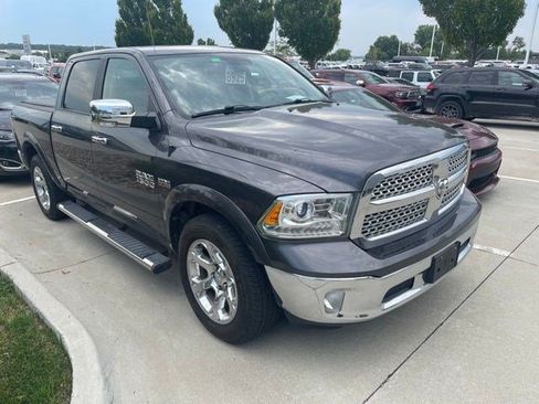 Used 2017 RAM 1500 Laramie w/ Convenience Group AWD/4WD image 10