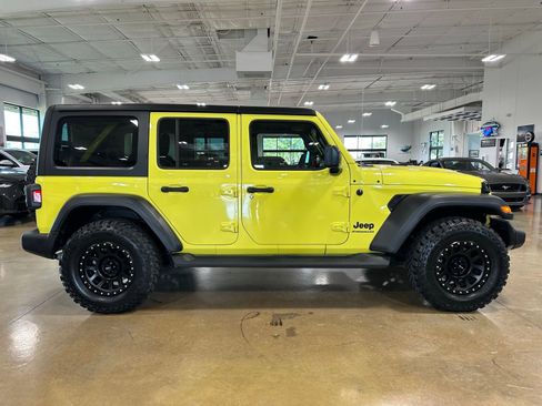 Used 2023 Jeep Wrangler Unlimited Sport image 9