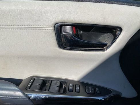 Used 2015 Toyota Avalon XLE image 24