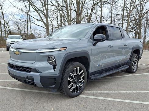 New 2026 Chevrolet Silverado EV LT AWD/4WD image 10