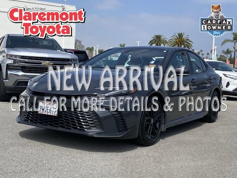 Used 2026 Toyota Camry SE FWD image 1
