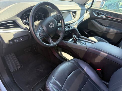 Used 2018 Buick Enclave Essence FWD image 6