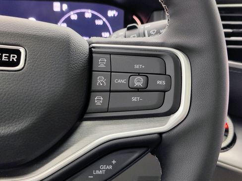New 2026 Jeep Grand Wagoneer Limited AWD/4WD image 43
