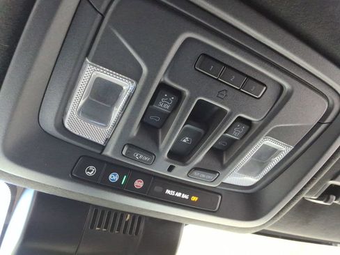 Certified 2024 GMC Sierra 2500 Denali Ultimate AWD/4WD image 38
