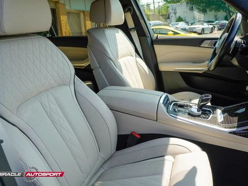 Used 2022 BMW X7 M50i AWD/4WD image 32