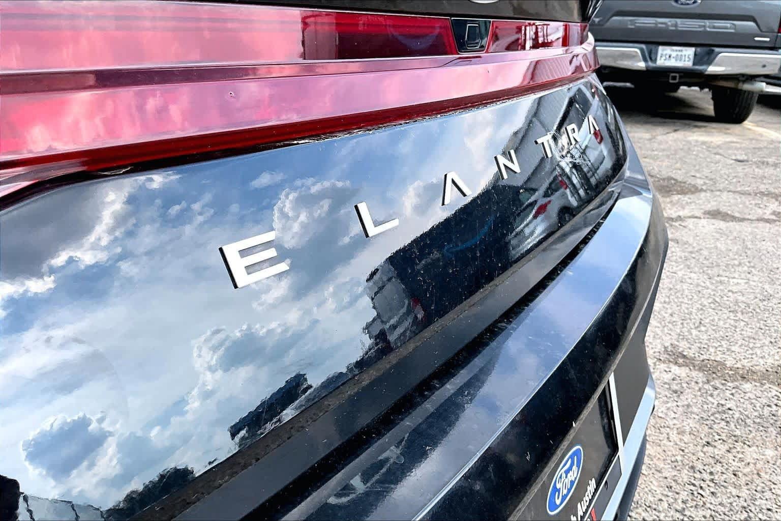 Used 2024 Hyundai Elantra SEL FWD image 12