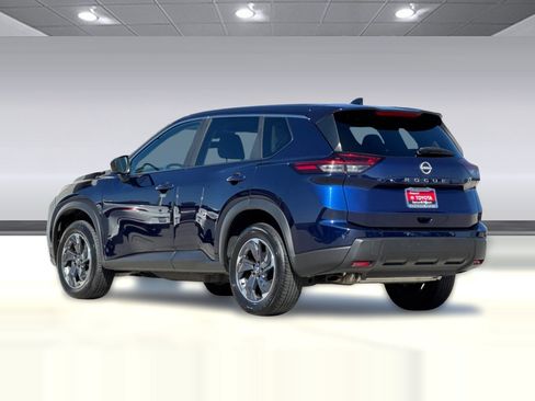 Used 2025 Nissan Rogue SV FWD image 8