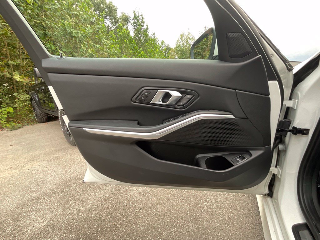 Used 2026 BMW 330i xDrive Sedan AWD/4WD image 8