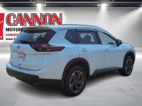 New 2026 Nissan Rogue SV w/ SV Premium Package FWD image 5