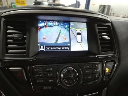 Used 2019 Nissan Pathfinder SL image 29