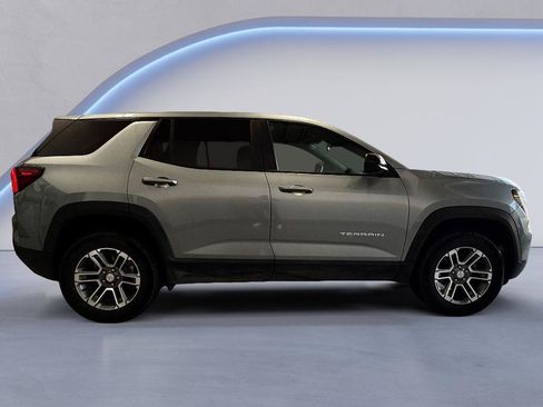 Used 2025 GMC Terrain Elevation FWD image 6