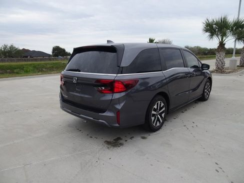 Certified 2025 Honda Odyssey EX-L image 4