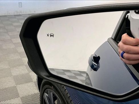 Used 2024 Chevrolet Equinox RS image 37