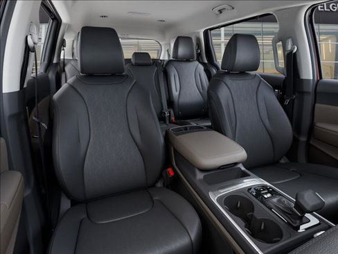 New 2026 Kia Carnival EX FWD image 15