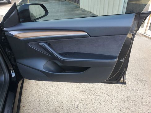 Used 2022 Tesla Model 3 Standard Range image 15