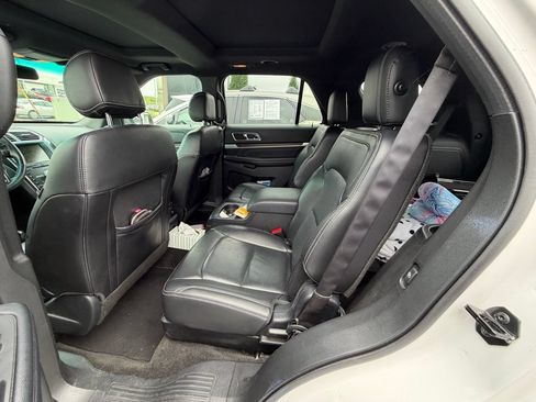 Used 2017 Ford Explorer Limited w/ Equipment Group 301A AWD/4WD image 7