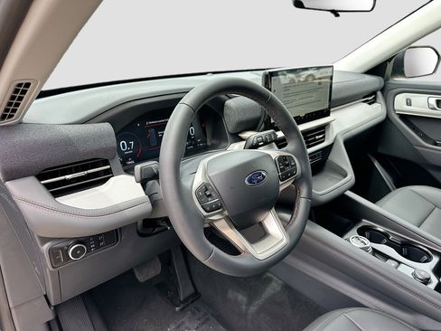 New 2026 Ford Explorer Active w/ Active Comfort Package RWD image 6