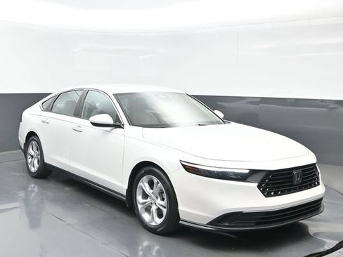 Certified 2024 Honda Accord LX image 8