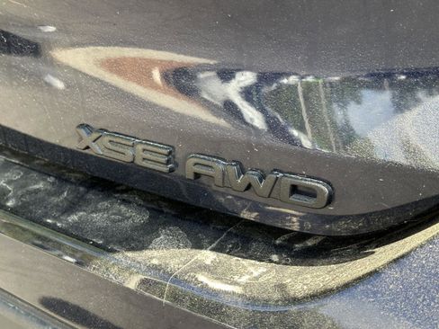Used 2022 Toyota Highlander XSE AWD/4WD image 10