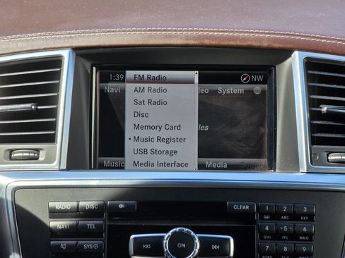 Used 2013 Mercedes-Benz ML 63 AMG 4MATIC image 25