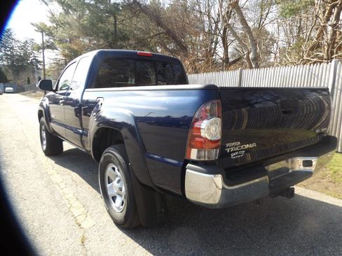 Used 2013 Toyota Tacoma 4x4 Access Cab V6 w/ SR5 Pkg image 3