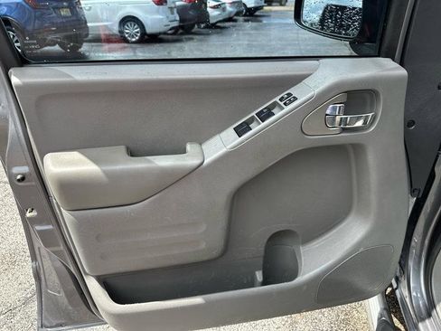 Used 2018 Nissan Frontier SV RWD image 10
