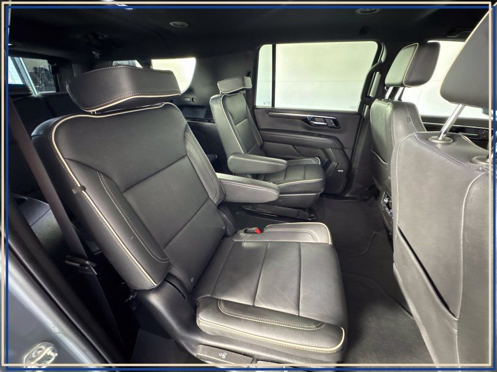 Certified 2025 Chevrolet Suburban Premier AWD/4WD image 36