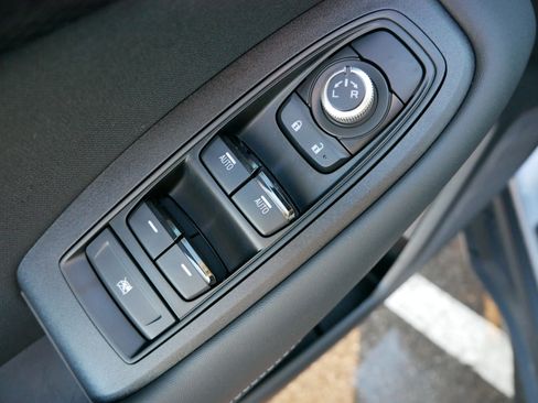 Used 2025 Subaru Outback Premium image 19