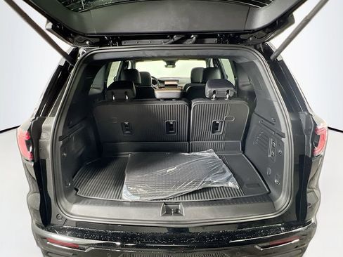 New 2026 GMC Acadia Denali Ultimate w/ LPO, Floor Liner Package AWD/4WD image 25