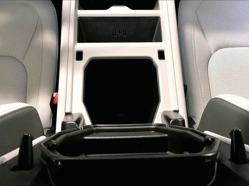 Certified 2025 Land Rover Defender 110 S AWD/4WD image 11