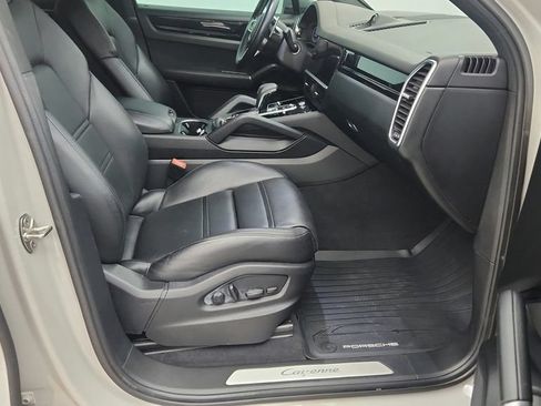 Used 2022 Porsche Cayenne Platinum Edition AWD/4WD image 20