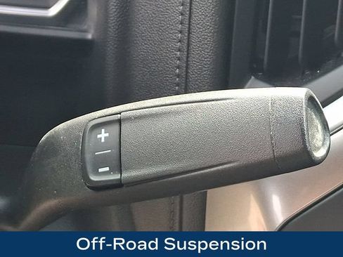 Used 2019 Chevrolet Silverado 1500 LTZ w/ LTZ Convenience Package AWD/4WD image 11
