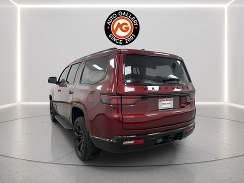 Used 2023 Jeep Wagoneer Series II w/ Convenience Group I AWD/4WD image 8