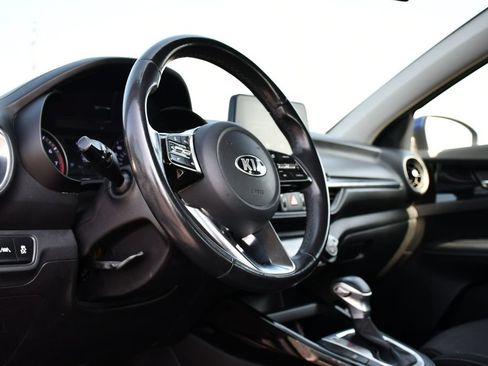 Used 2019 Kia Forte S w/ S Premium Package FWD image 13