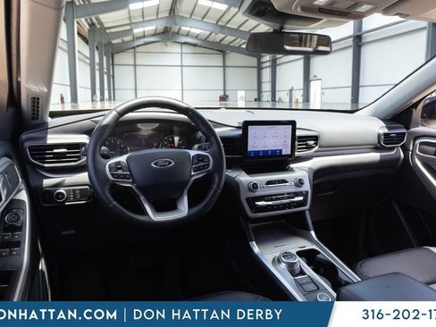 Used 2023 Ford Explorer XLT w/ Equipment Group 202A AWD/4WD image 15